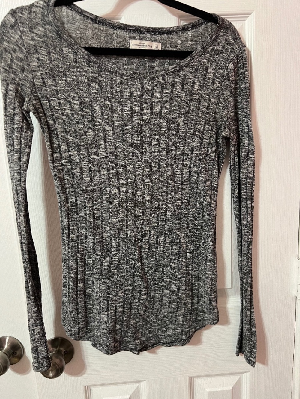 Abercrombie & Fitch Women’s Gray & Black Long Sleeve Shirt XS